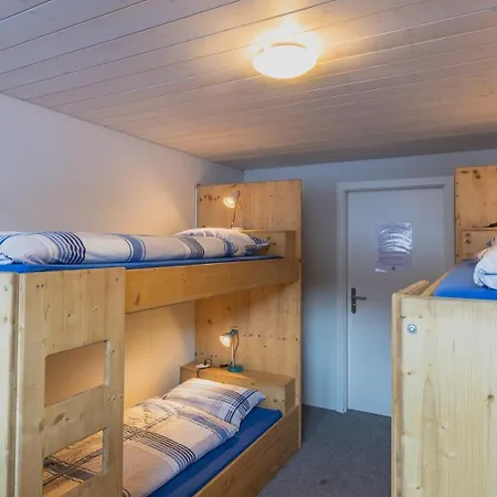 Mountain Backpackercamp Hostal *