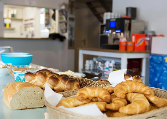 Vandrerhjem Mountain Backpackercamp Lenk