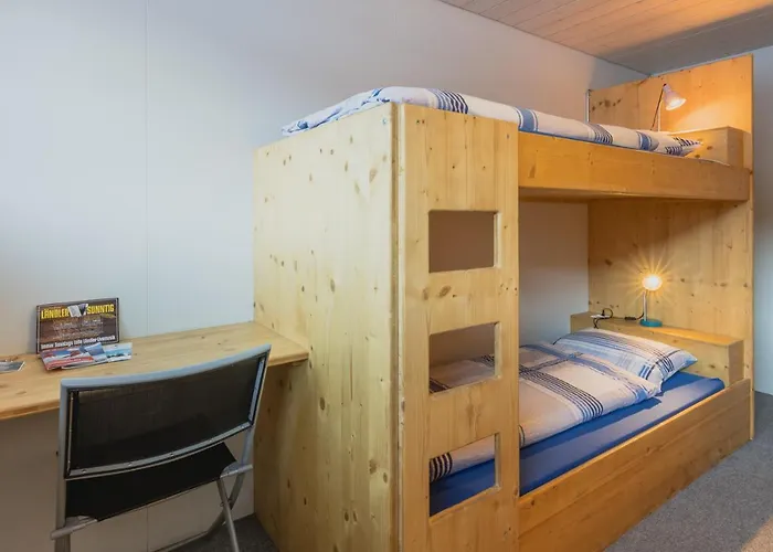 Mountain Backpackercamp * Lenk